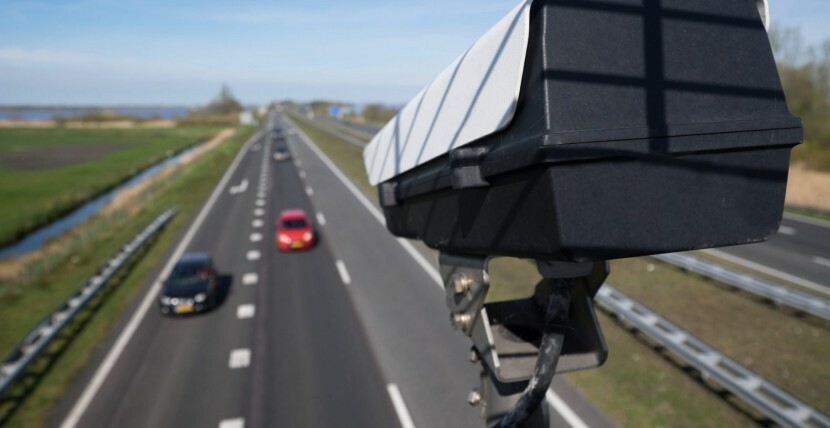 Snelweg met camera